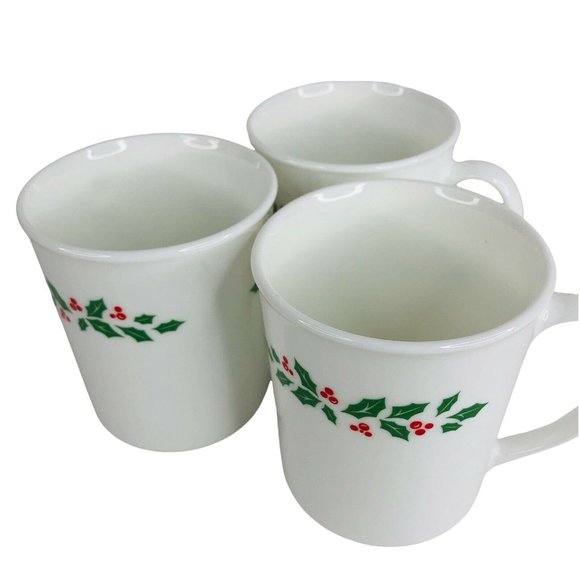 3 Corelle Winter Holly Days Mugs 8 OZ Coffee Cups Vintage Christmas Corning - Picture 6 of 7